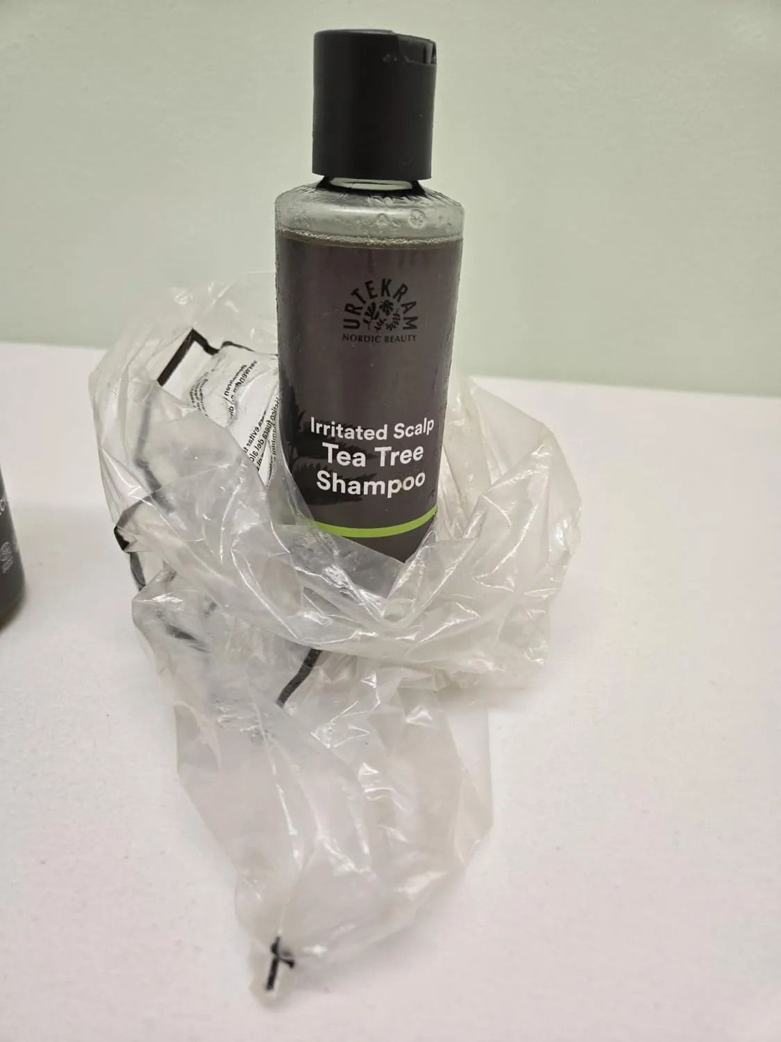 Urtekram Teebaum Shampoo 250 ml für gereizte Kopfhaut