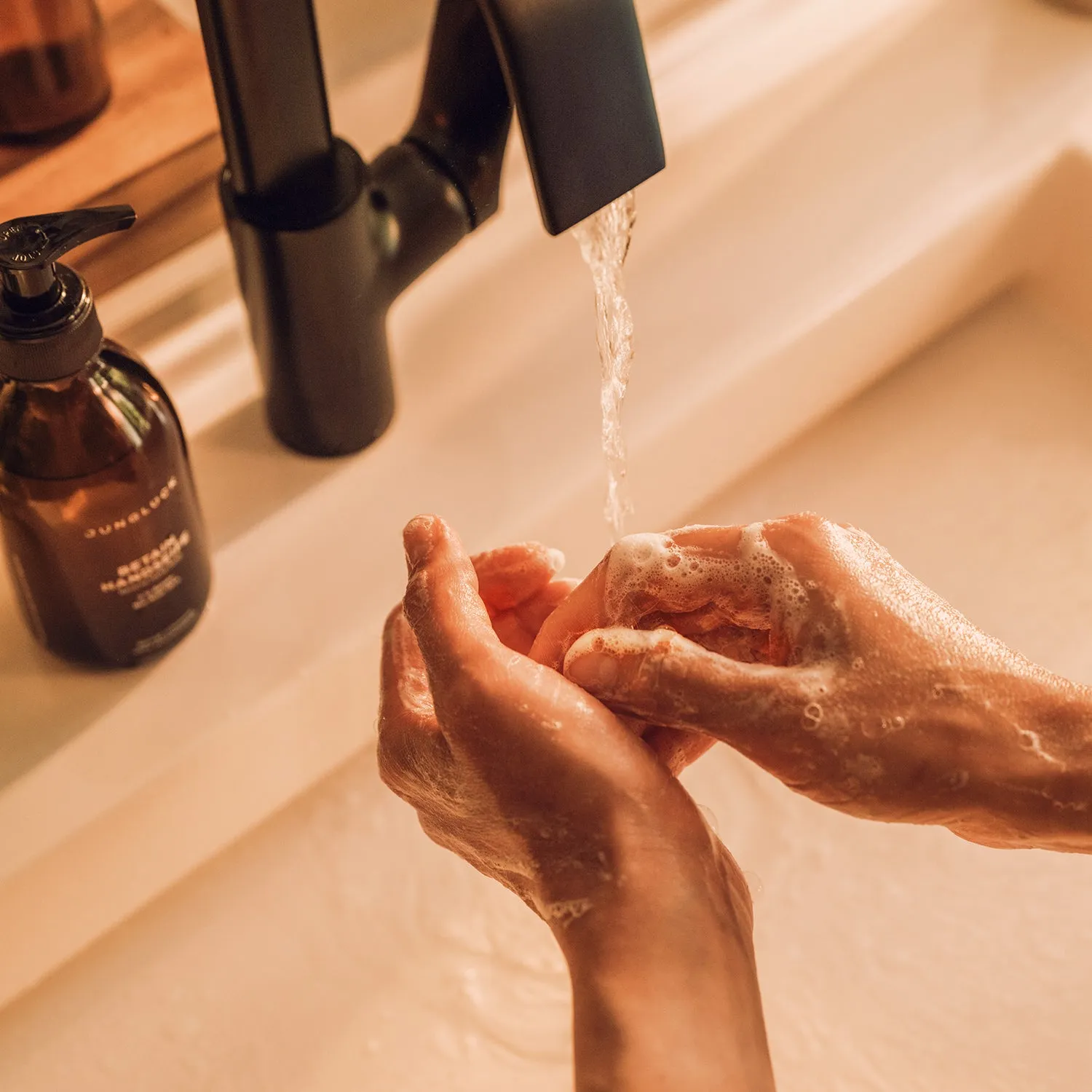 JUNGLÜCK Betain Handseife 240 ml mit Duft für Hände