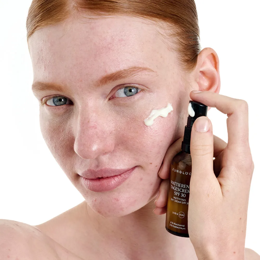 JUNGLÜCK Mattierende Tagescreme SPF 30 Gesicht 50 ml ölfrei