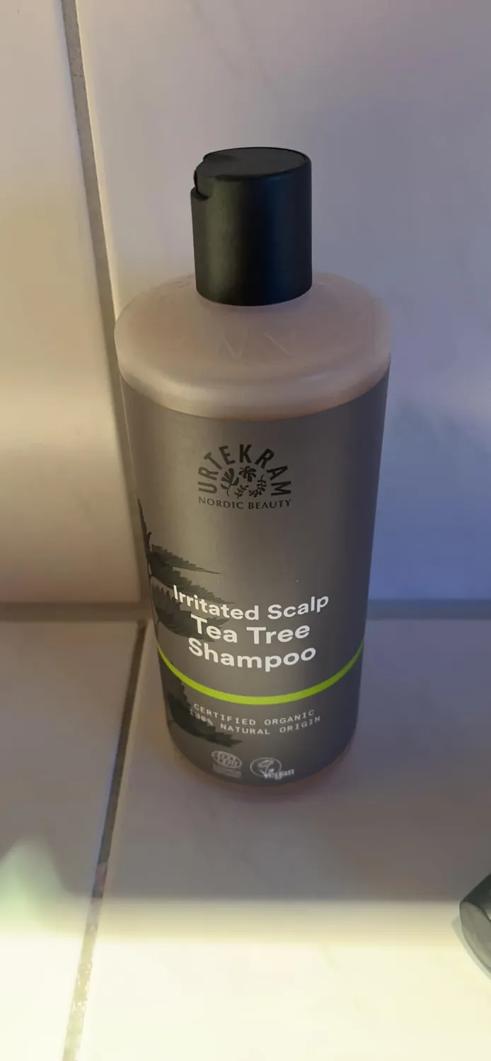 Urtekram Tea Tree Shampoo 500 ml gereizte Kopfhaut