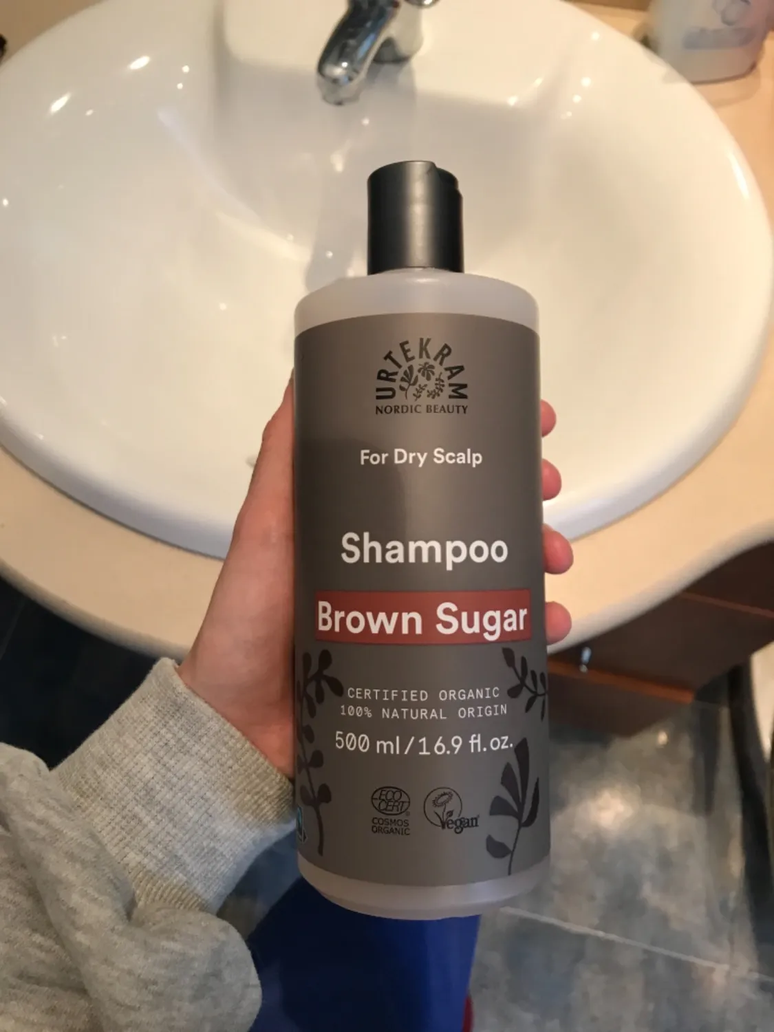 Urtekram Brown Sugar Shampoo 500 ml für trockene Kopfhaut